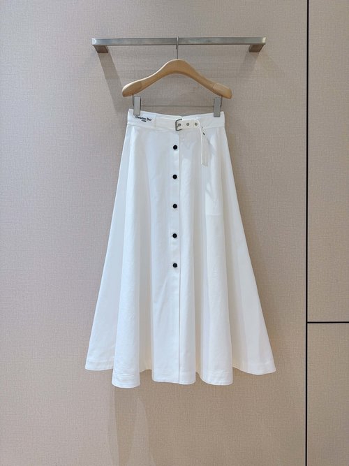 Dior Timeless Solid Color A-Line Skirt for Flattering Silhouette