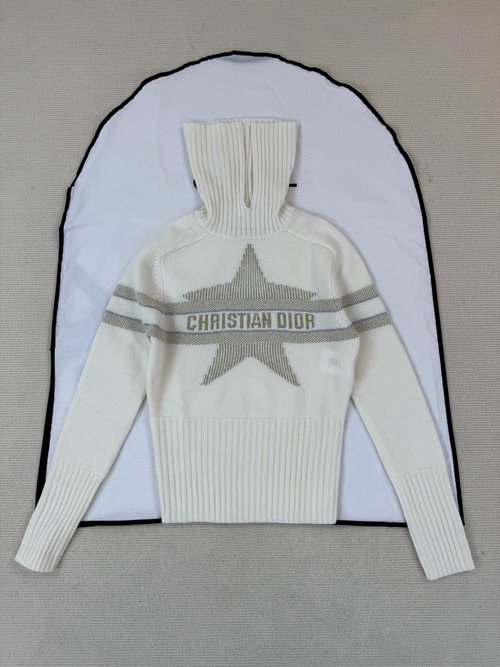 Dior Stylish Sweater Detailed View