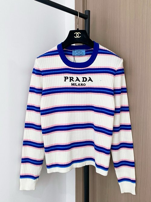 Prada Original Single Long-Sleeved Shirt, Slimming and Skin-Brightening