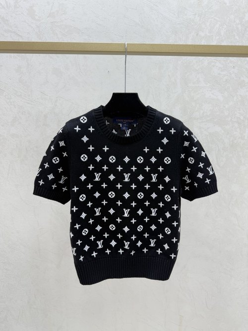 Louis Vuitton New Arrival Summer: Contrast Floral and Letter Embroidered Round-Neck T-Shirt