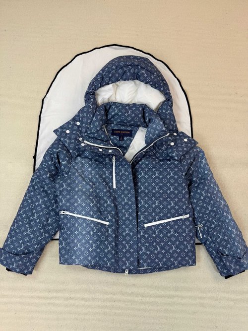 Louis Vuitton Fashionable Outerwear with Intricate Embellishment