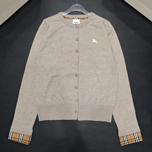 Burberry Embroidered Pony Knitted Open-Front Long Sleeve Cardigan with Elegant Feel