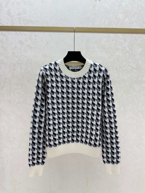 Dior Contrasting Simple Round-neck Pink and Black Long Sleeve Knit