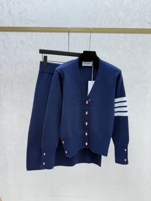 Thom Browne Contrasting V-Neck Knit Suit in Red and Royal Blue