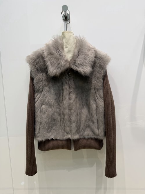 Loro Piana Detachable Sleeve Sheepskin Fur Coat: Excellent Fit and Value