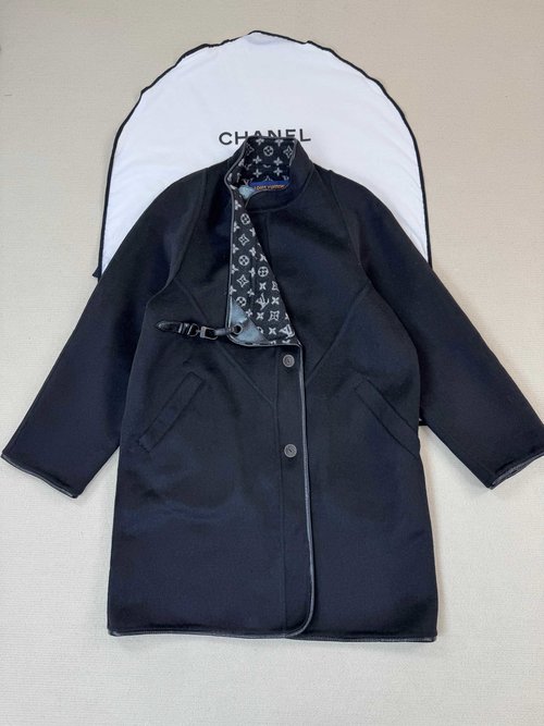Louis Vuitton High-end Outerwear with Meticulous Craftsmanship