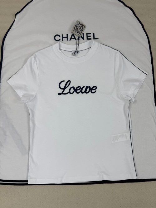 Loewe Detailed Photos of Stylish Short-Sleeved Shirts