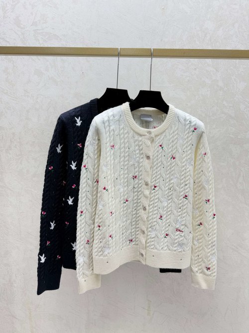 Dior Contrasting Floral Round-Neck Knit Long-Sleeve Cardigan in White and Blue
