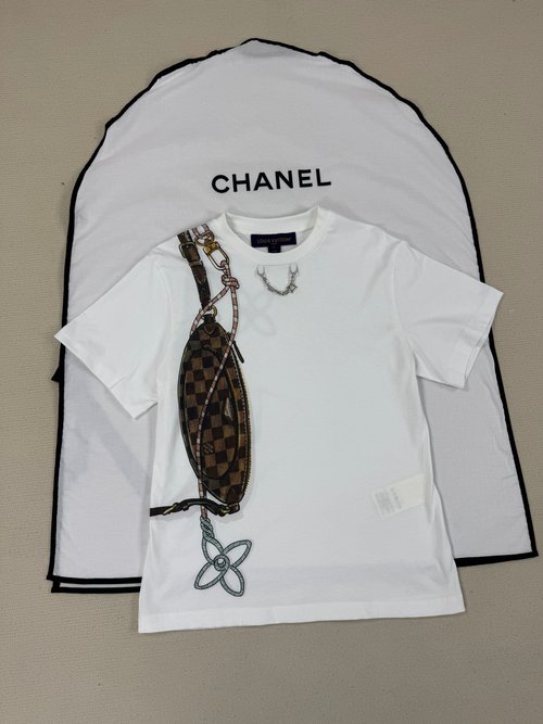 Louis Vuitton Clear Photos of Fashionable Short - Sleeved Shirts
