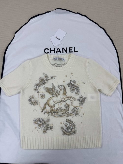 Dior Detailed Photos of Fashionable Short-Sleeved Shirts