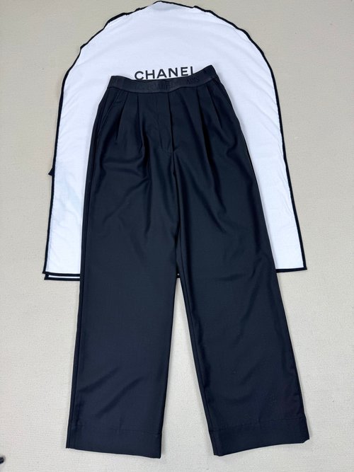 Louis Vuitton Detailed Photos of Casual Trousers