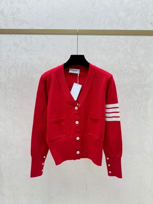 Thom Browne Color-Blocked Back Pony Jacquard V-Neck Knit Long Sleeve Cardigan in Gray, Navy and Red