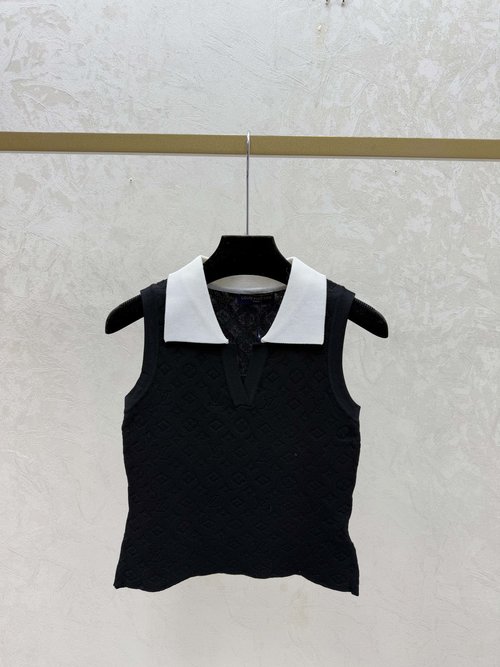Louis Vuitton Vintage Checked Collar Knitted Vest in Black and White