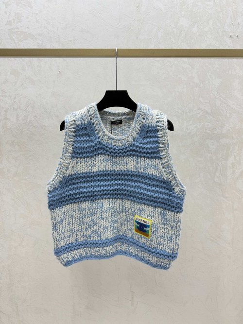 Chanel Pink and Blue Contrast-Stripe Hollowed Round-Neck Knitted Vest