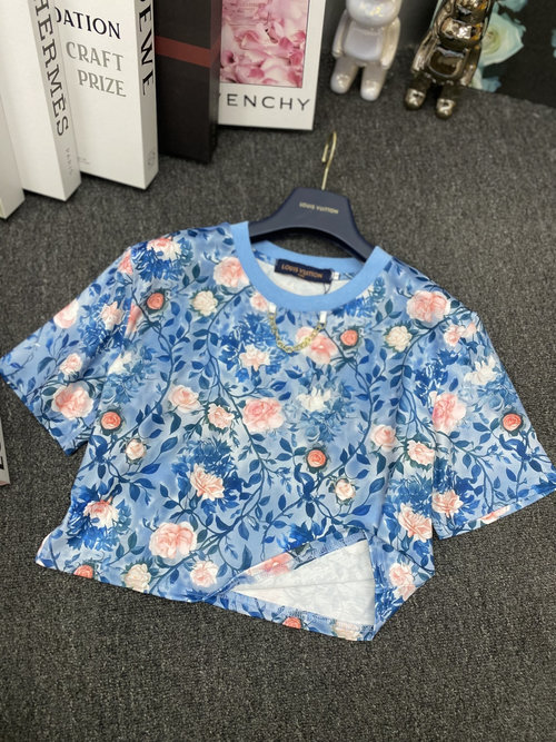Louis Vuitton Fashionable White - Enhancing Small Floral Short T - Shirt