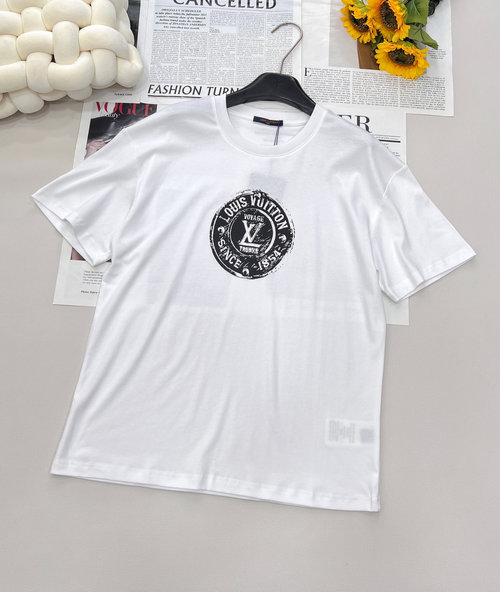 Louis Vuitton Printed Short-sleeve T-shirt: Luxury, Comfort and Fashion