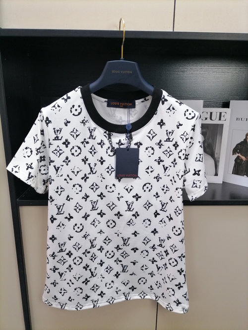 Louis Vuitton Custom YB Silk Cotton Printed Chain Tee with Vintage-Inspired Letter Logo