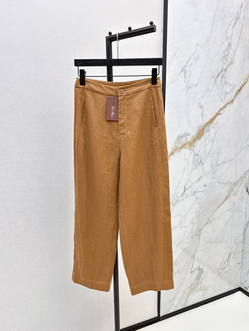 Loro Piana Relaxed Linen Tapered Trousers for a Timeless Style