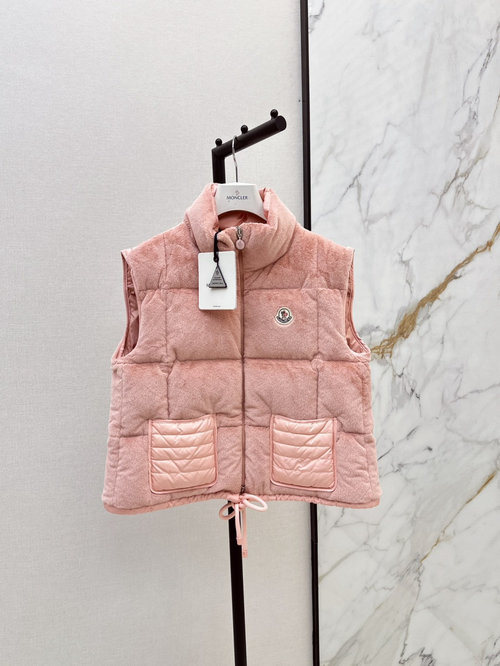 Moncler Customized Imported Fabric Down Vest with Fur Design, Stylish and Warm