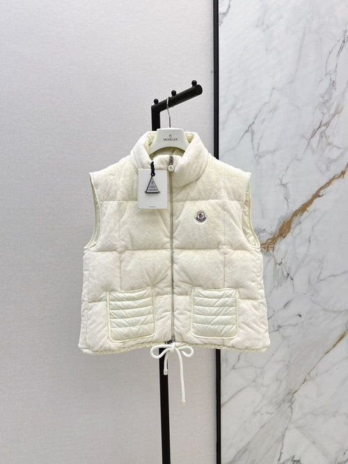 Moncler Customized Imported Fabric Down Vest with Fur Design, Stylish and Warm
