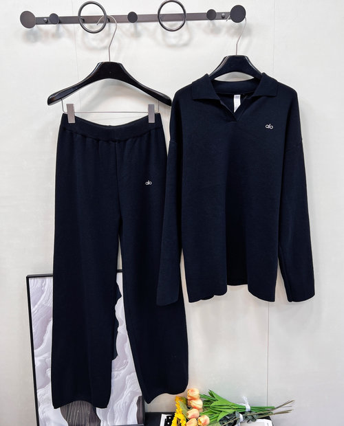 Alo New Knit Suit in High-quality Fabric