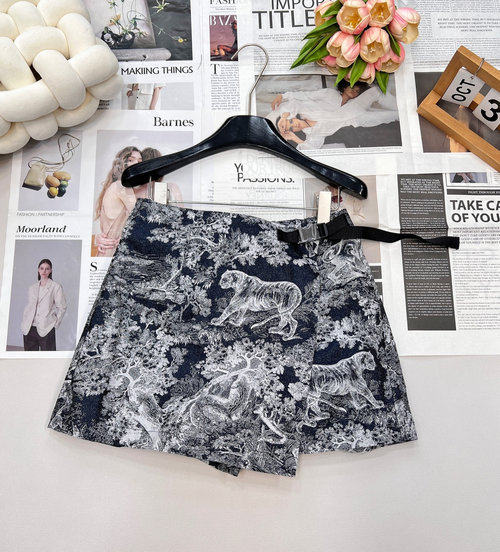 Dior Animal Jungle Jacquard Skort for Elegant Look