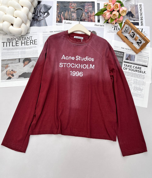 Dior Vintage Long Sleeve T-shirt with Letter Print, Soft and Stylish