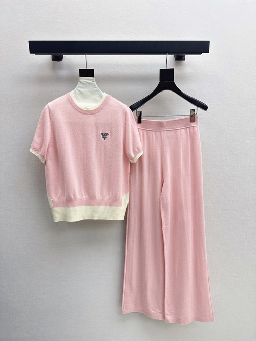 Prada Knitted Set in PD Series with Contrast Splicing, Soft and Elegant