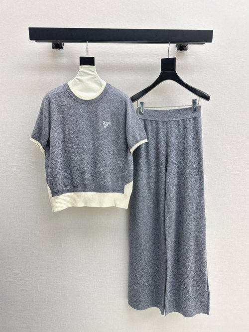Prada Knitted Set in PD Series with Contrast Splicing, Soft and Elegant