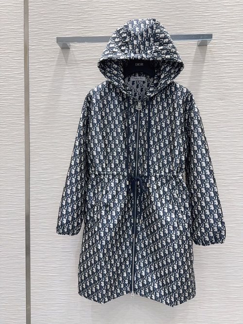 Chanel Monogram Jacquard Garment with a Stylish, Low-key and Luxurious Design