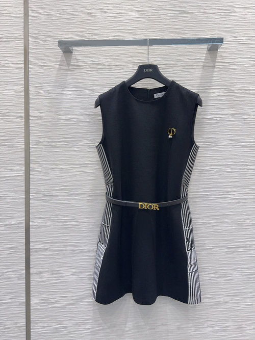 Chanel Luxurious Sleeveless Dress with Custom Fabric