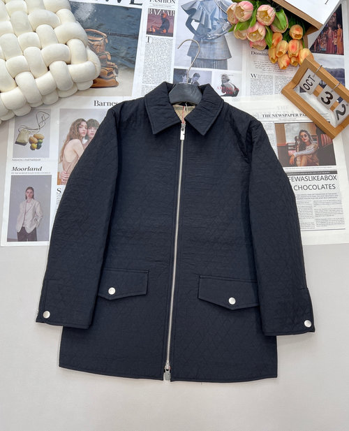 Burberry Exclusive Diamond Quilted Cotton Coat with Exquisite Details