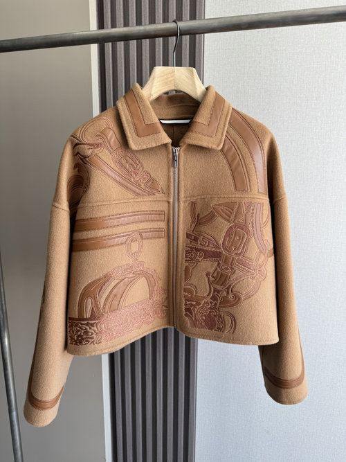 Hermes High - Quality Camel - colored 100% Cashmere Short Coat
