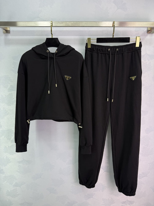 Prada Lightweight Clothing Set, Stylish and Slimming