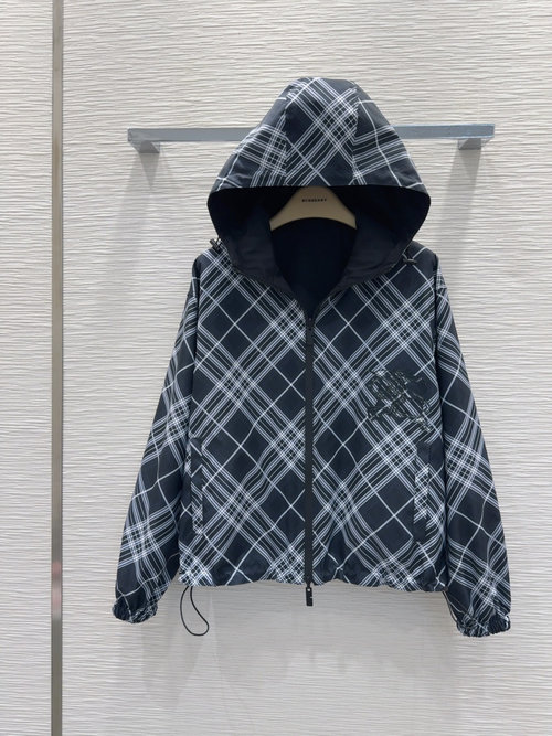 Burberry Classic Checked Coat with Windbreaker and Rider Suit Design, Reversible