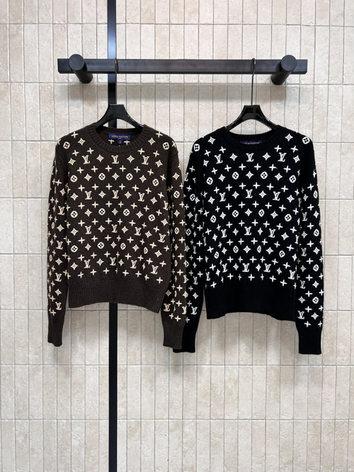 Louis Vuitton Embroidered Old - Flower Knitted Pullover Sweater with Stretchy Fabric: A Distinctive Sweater
