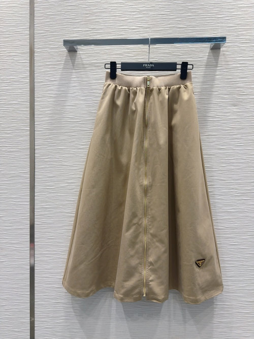 Prada Elegant Half-Skirt with Delicate Details and Flattering Fit