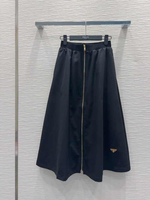 Prada Elegant Half-Skirt with Delicate Details and Flattering Fit