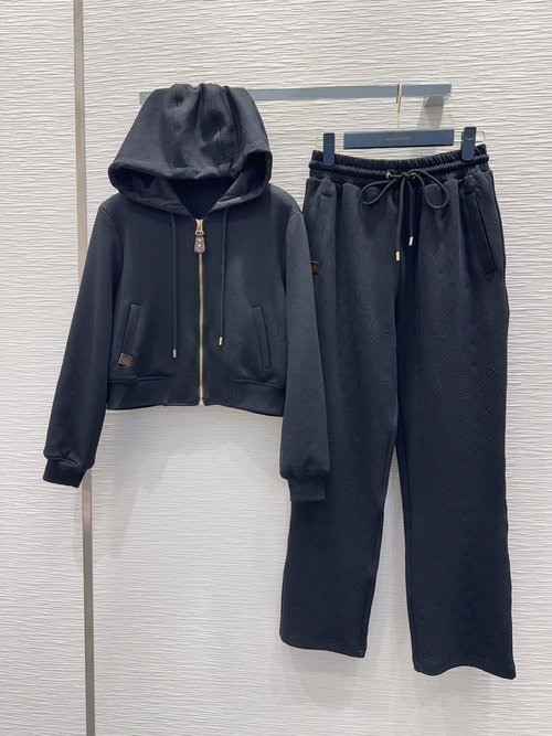 Louis Vuitton Stylish Two-piece Suit for Slimming and Fashion