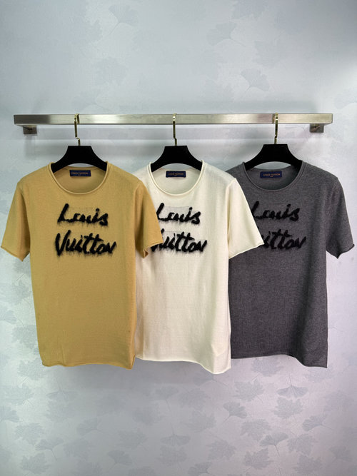 Louis Vuitton Letter Knit Short-Sleeve Top with a Sophisticated Touch