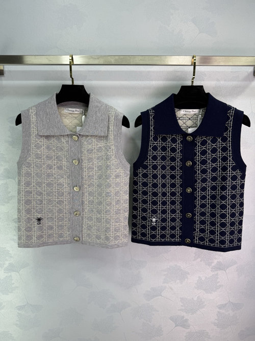 Dior Checked Knitted Vest with Customized Buttons for Fashionable Mixing