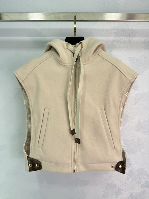 Louis Vuitton Elegant Knitted Vest with Innovative Fabric, Lightweight and Soft