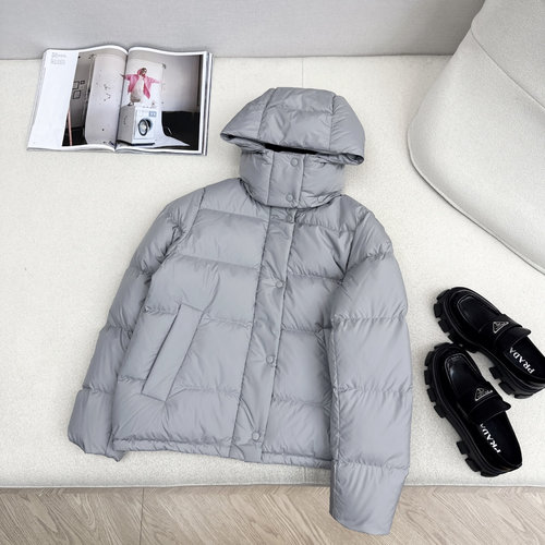 Moncler Soft Matte Down Jacket with Detachable Hood and Multiple Storage Pockets