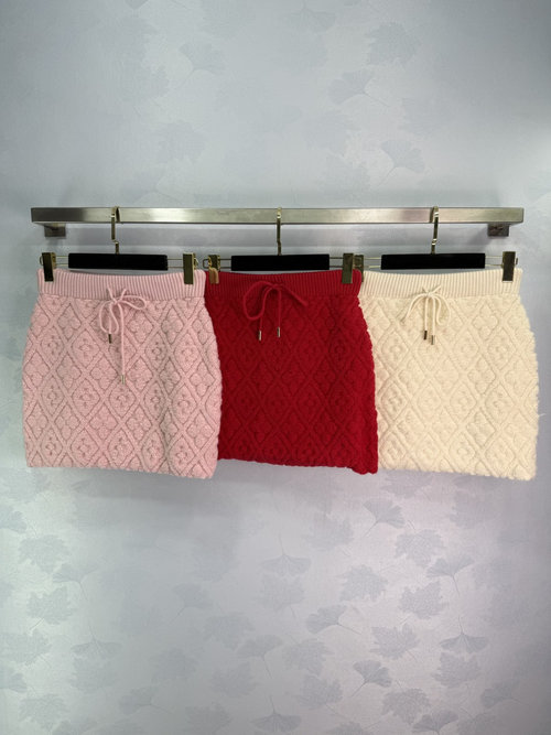 Louis Vuitton Chevron Knit Skirt with Waist Drawstring for a Streamlined Look