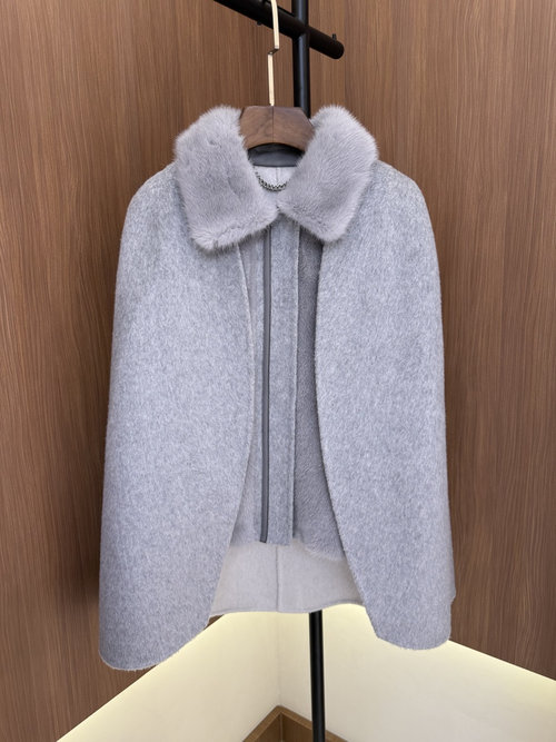 Loro Piana Elegant Combination of Mink Vest and Camel Cashmere Cape
