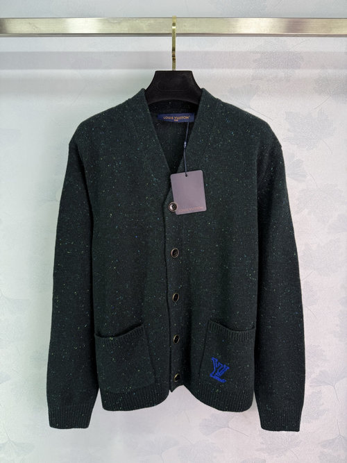 Louis Vuitton Co-branded Starry Cardigan with Logo Embroidery, Made of Custom Cashmere, Comfortable and Stylish