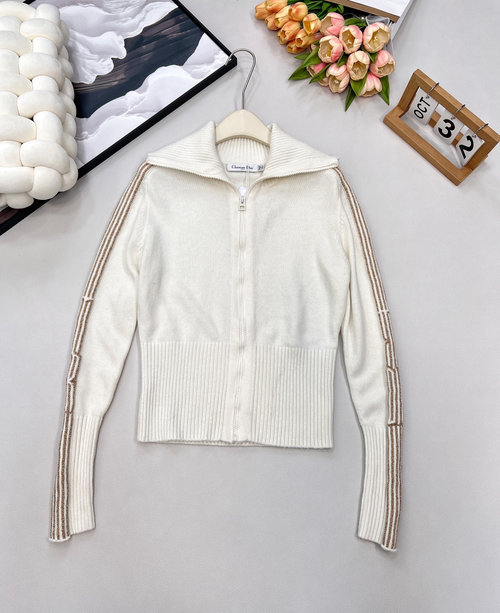 Dior Knit Cardigan, Comfortable and Suitable for Layering