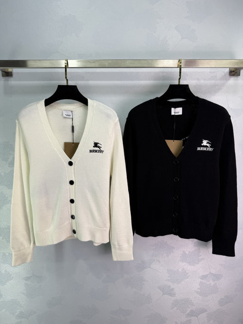 Burberry Warhorse V-Neck Long-Sleeve Cardigan with Logo Decoration