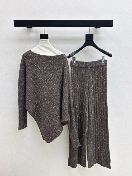 Brunello Cucinelli Luxurious Lazy Wool Suit, Soft and Fashionable for Everyday Wear