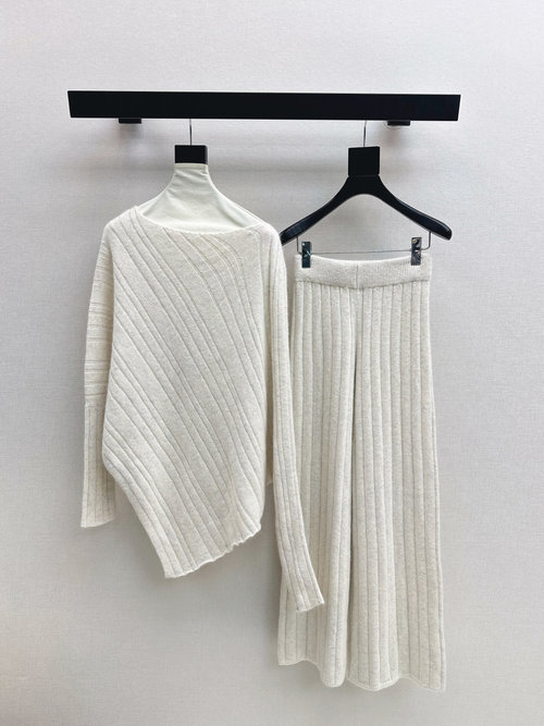 Brunello Cucinelli Luxurious Lazy Wool Suit, Soft and Fashionable for Everyday Wear